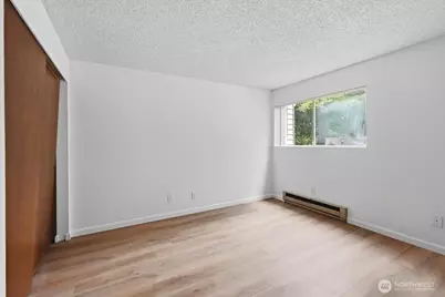 19433 28th Avenue NE #B, Lake Forest Park, WA 98155 - Photo 14