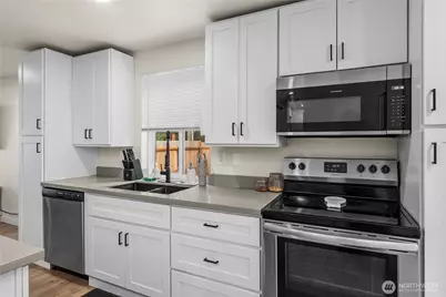 14301 1st Avenue E, Tacoma, WA 98445 - Photo 10