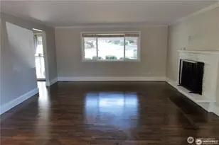 11602 SE 49th St, Bellevue, WA 98006 - Photo 2