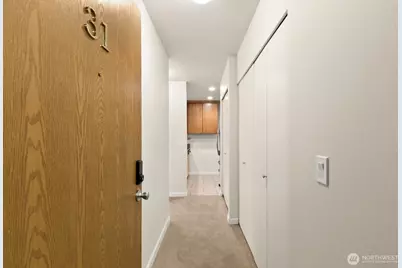 3926 1st Avenue NE #31, Seattle, WA 98105 - Photo 2