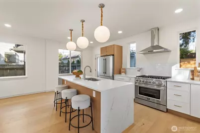 6706 Holly Place SW, Seattle, WA 98136 - Photo 12