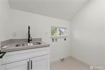 6706 Holly Place SW, Seattle, WA 98136 - Photo 22