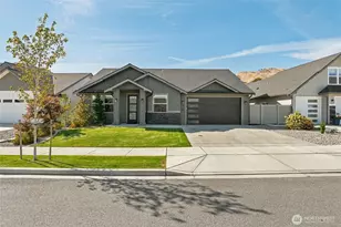 978 Racine Spgs Dr, Wenatchee, WA 98801 - Photo 2