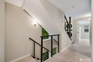 2524 Yale Ave. E., Seattle, WA 98102 - Photo 12
