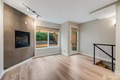2524 Yale Avenue E #A, Seattle, WA 98102 - Photo 6