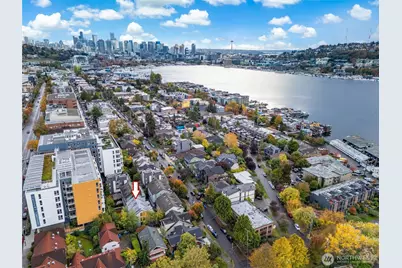 2524 Yale Avenue E #A, Seattle, WA 98102 - Photo 2