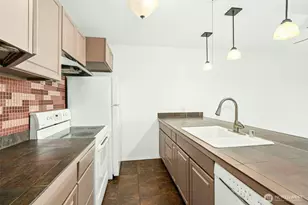5844 NE 75th St, Seattle, WA 98115 - Photo 10