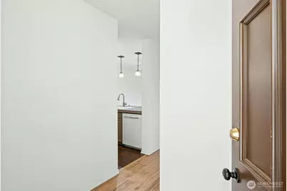 5844 NE 75th Street #A302, Seattle, WA 98115 - Photo 2