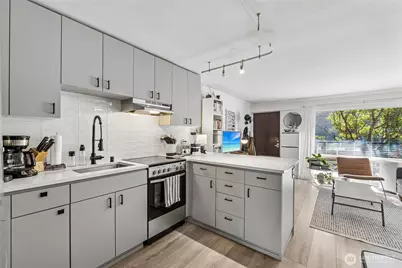 752 Bellevue Avenue E #204, Seattle, WA 98102 - Photo 10
