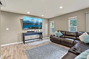 12914 Prairie Cir E, Bonney Lake, WA 98391 - Photo 6