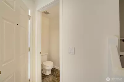 10248 NE 138th Place #B3, Kirkland, WA 98034 - Photo 4