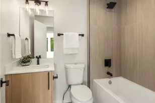 506 Ward St, Seattle, WA 98109 - Photo 6