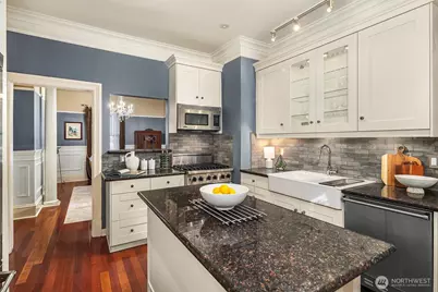 726 12th Avenue E, Seattle, WA 98102 - Photo 14