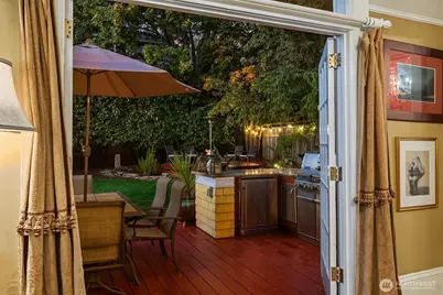 726 12th Avenue E, Seattle, WA 98102 - Photo 30
