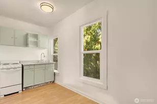940 N 76th St, Seattle, WA 98103 - Photo 24