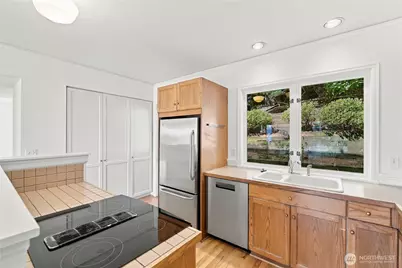 8239 E Mercer Way, Mercer Island, WA 98040 - Photo 14