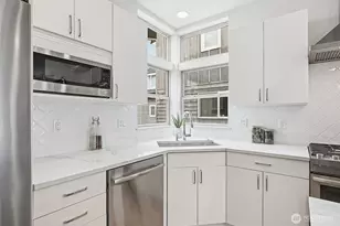 4314 Whitman Ave N, Seattle, WA 98103 - Photo 12