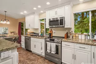 14622 57th Pl W, Edmonds, WA 98026 - Photo 10
