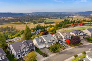 10705 176th Ave E, Bonney Lake, WA 98391 - Photo 28