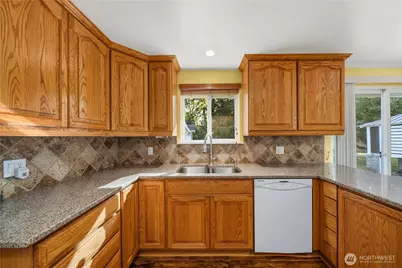 1008 151st Street E, Tacoma, WA 98445 - Photo 12