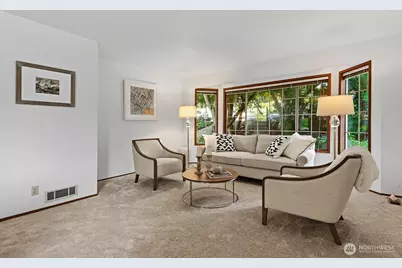 7548 Ravenna Avenue NE, Seattle, WA 98115 - Photo 6
