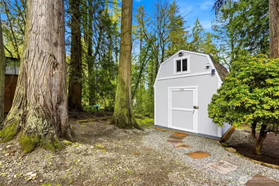 16714 SE Newport Way, Bellevue, WA 98006 - Photo 24