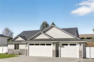 873 NE Tyler Pl, East Wenatchee, WA 98802 - Photo 2