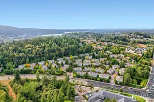 23735 SE Summerhill Ln, Issaquah, WA 98029 - Photo 4