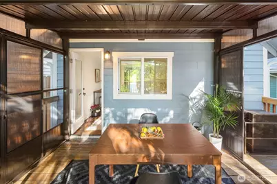5429 Renton Avenue S, Seattle, WA 98118 - Photo 2