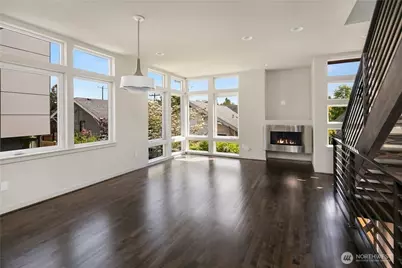 6211 A 9th Avenue NE, Seattle, WA 98115 - Photo 4