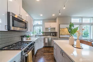 6211 A 9th Ave NE, Seattle, WA 98115 - Photo 12