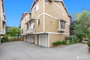 12041 33rd Ave NE, Seattle, WA 98125 - Photo 2
