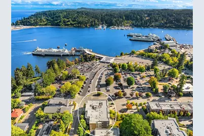 125 Ferncliff Avenue NE #E242, Bainbridge Island, WA 98110 - Photo 2