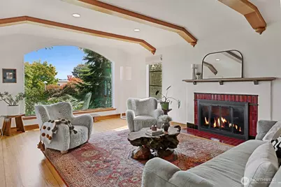 6049 Princeton Avenue NE, Seattle, WA 98115 - Photo 6