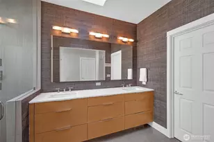 10042 Main St, Bellevue, WA 98004 - Photo 20