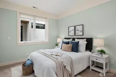 5770 Ashworth Avenue N, Seattle, WA 98103 - Photo 28