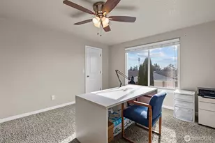 9815 Holly Dr, Everett, WA 98204 - Photo 10