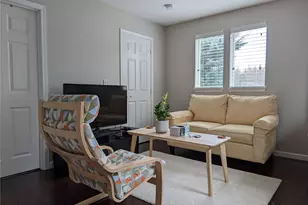 751 NW Juniper St, Issaquah, WA 98027 - Photo 10