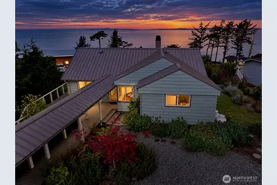 1443 Martha Way, Oak Harbor, WA 98277 - Photo 1