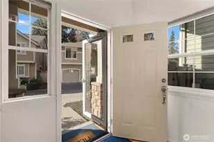 11212 122nd Ln NE, Kirkland, WA 98033 - Photo 2