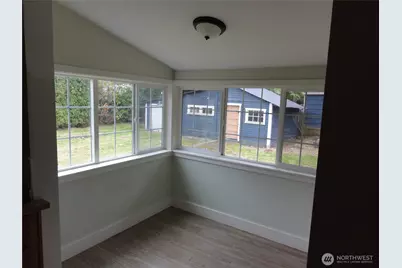 806 120th Street S, Tacoma, WA 98444 - Photo 6