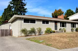 2404 NE 22nd St, Renton, WA 98056 - Photo 2