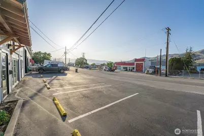 1217 W Woodin Avenue, Chelan, WA 98816 - Photo 12