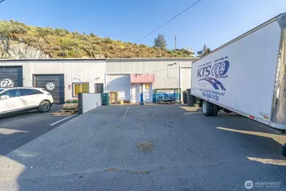 1217 W Woodin Avenue, Chelan, WA 98816 - Photo 10