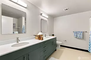 6109 Phinney Ave N, Seattle, WA 98103 - Photo 12