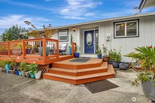 248 Scotland Dr, Camano Island, WA 98282 - Photo 4