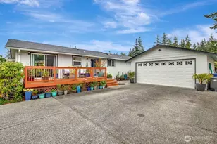 248 Scotland Dr, Camano Island, WA 98282 - Photo 2