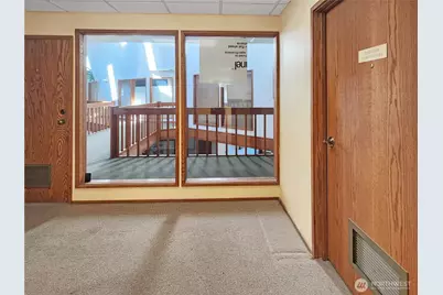 520 E Whidbey Avenue #205, Oak Harbor, WA 98277 - Photo 8