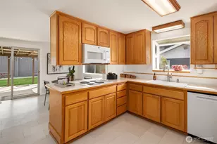 17735 SE 261st St, Covington, WA 98042 - Photo 8