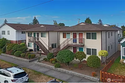 2210 2212 Colby Avenue, Everett, WA 98204 - Photo 2